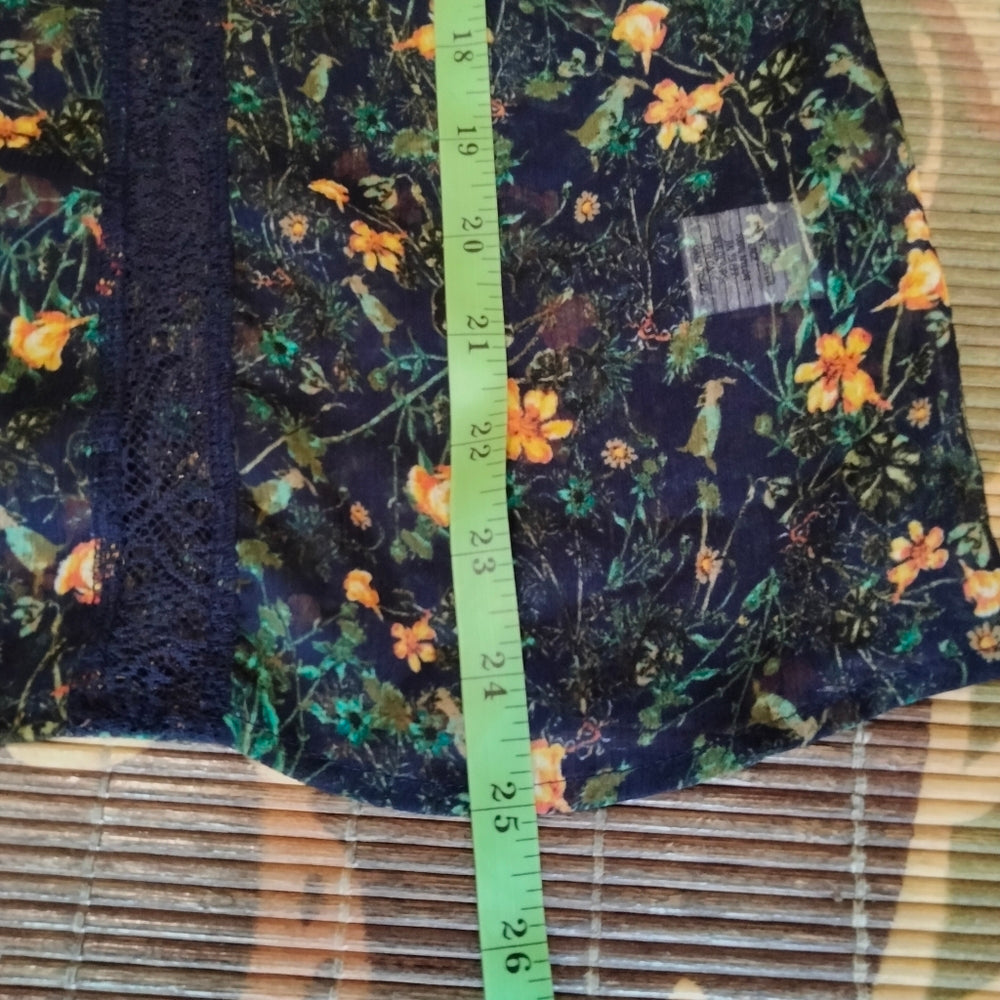 Princess Vera Wang Romantic Midnight Bloom Lace Juniors Blouse – Size Small