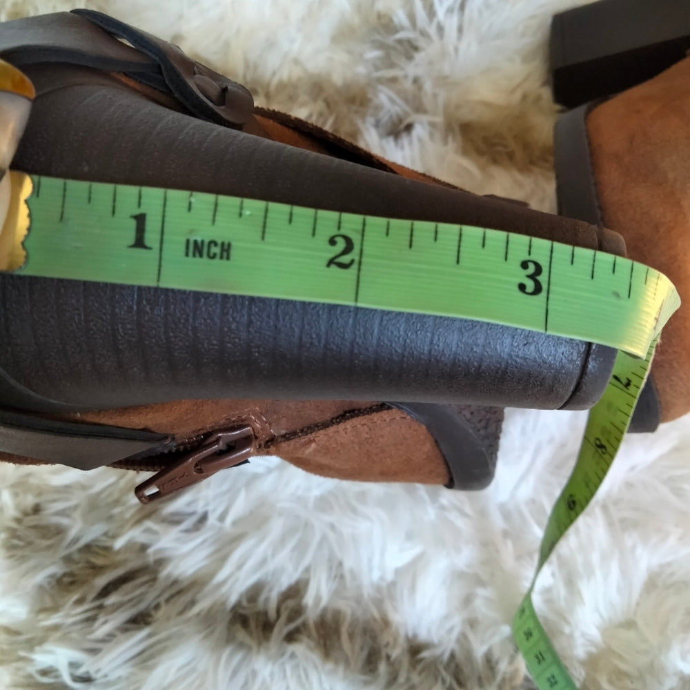 Mossimo Supply Co. Brown Suede Ankle Boots – Size 6