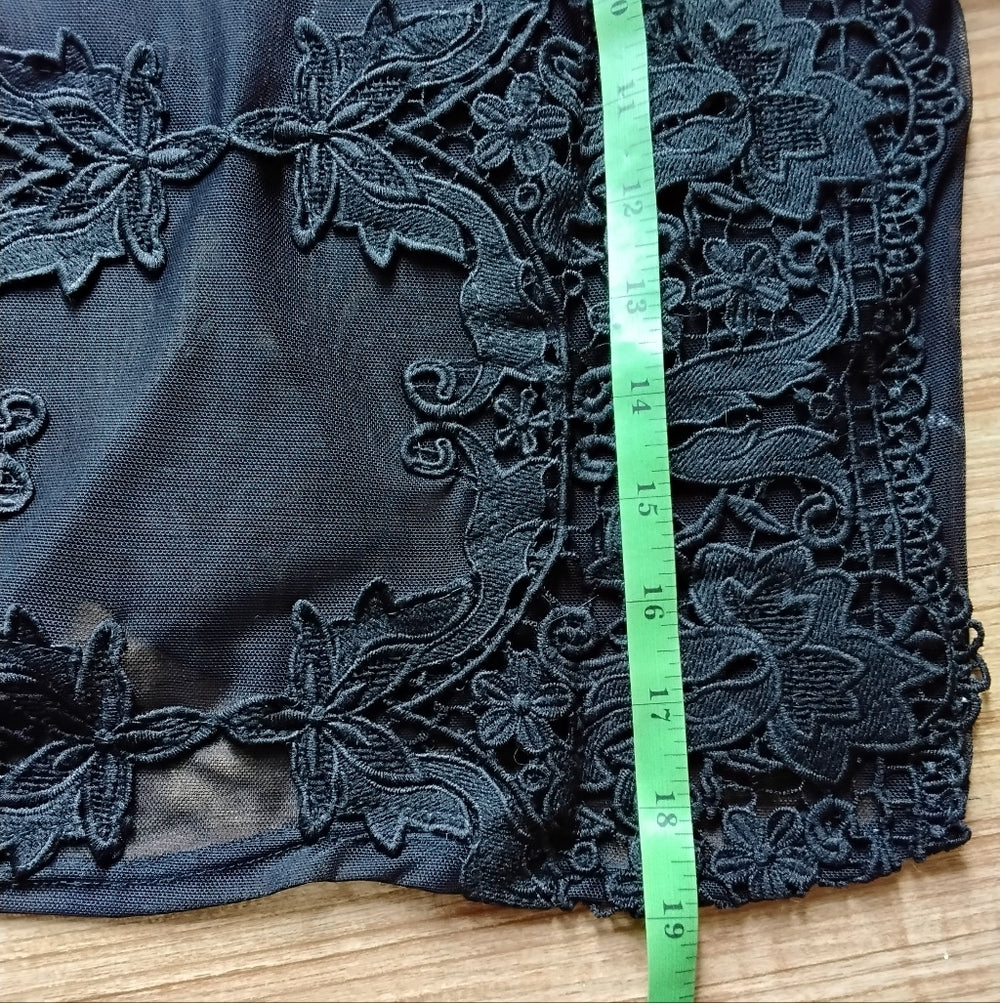 Charlotte Russe Sheer Floral Lace Keyhole Top – Black Elegance - Sz Small