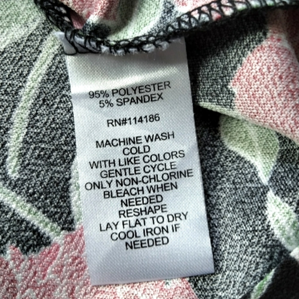 Love Scarlett Red & Black Floral Chain-Neck Top – Sleek & Chic Size Medium