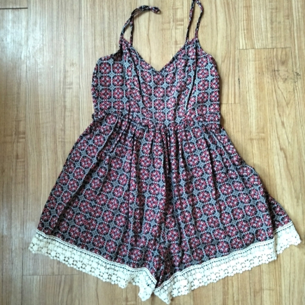 Abercrombie & Fitch Boho Black and Pink Cream Lace-Trim Romper Size Medium