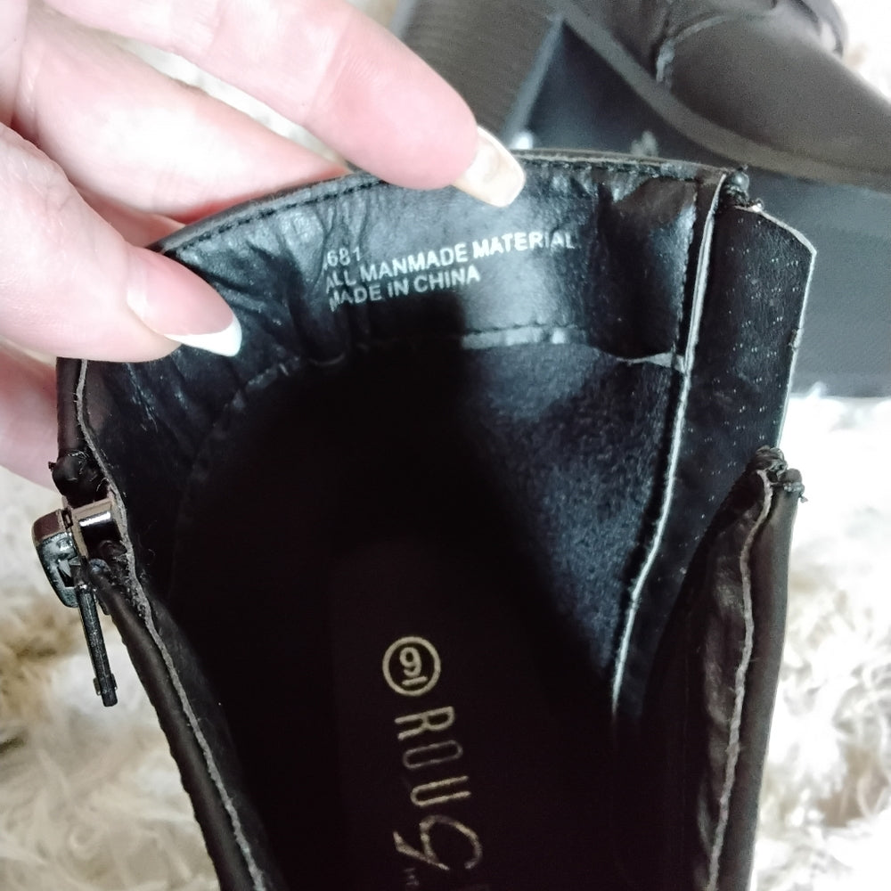 Rouge Helium Black Ankle Booties – Size 9 – NWOT