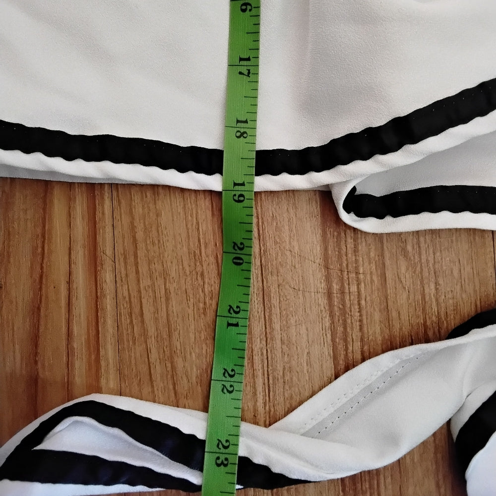 Charlotte Russe White Wrap Top - Black Trim - Flared Sleeves Size L – EUC