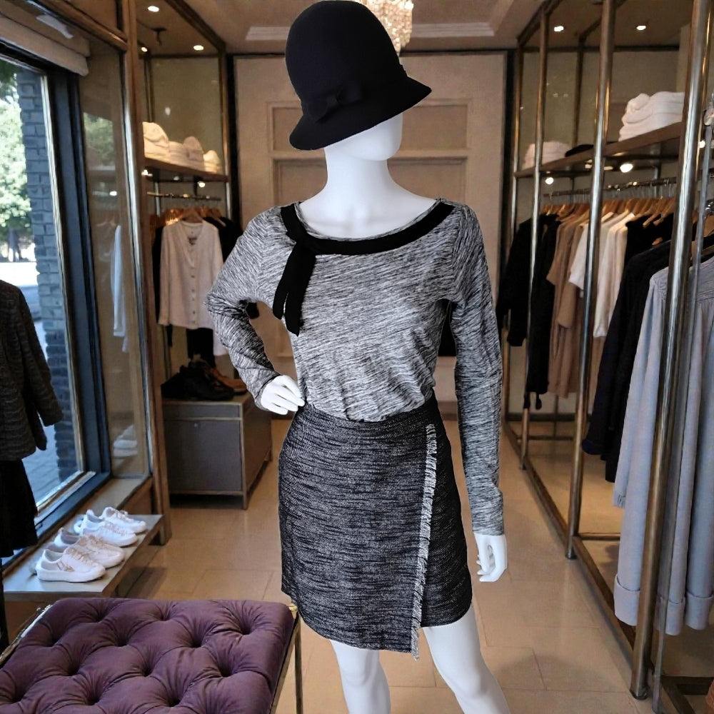 LOFT Heather Gray Cotton Top w/ Black Bow Trim – Size M