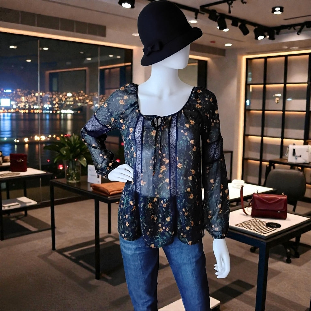 Princess Vera Wang Romantic Midnight Bloom Lace Juniors Blouse – Size Small