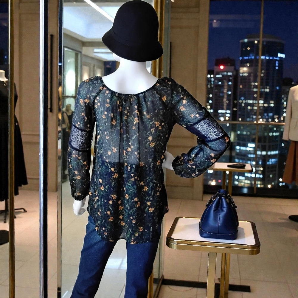 Princess Vera Wang Romantic Midnight Bloom Lace Juniors Blouse – Size Small