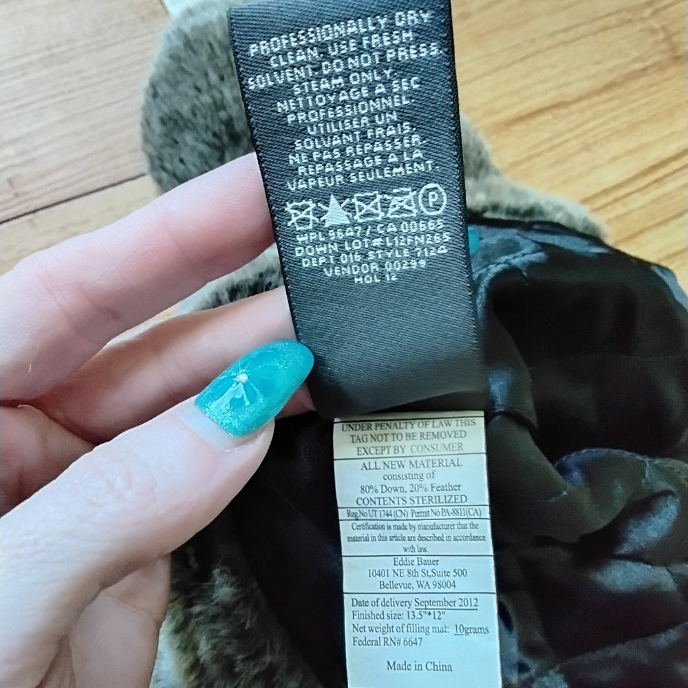 Eddie Bauer White Quilted Trapper Hat w/Plush Faux Fur S/M