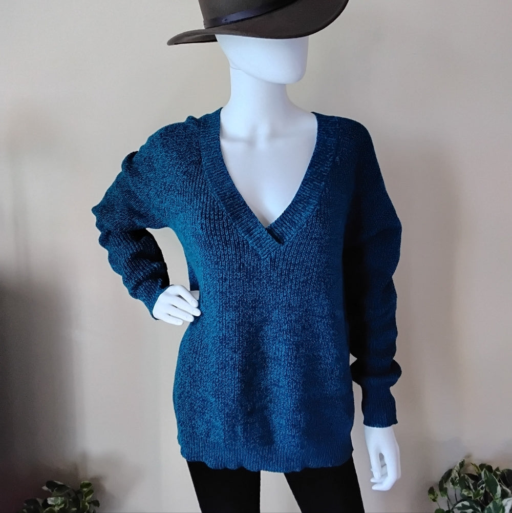 BCBG MaxAzria V-neck Thick Teal Sweater Sz Small