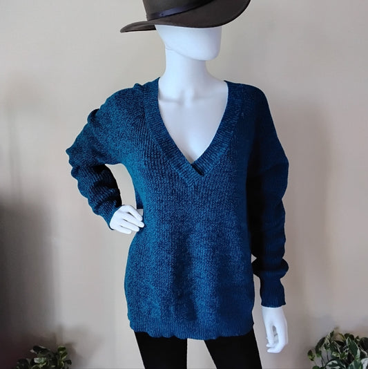 BCBG MaxAzria V-neck Thick Teal Sweater Sz Small