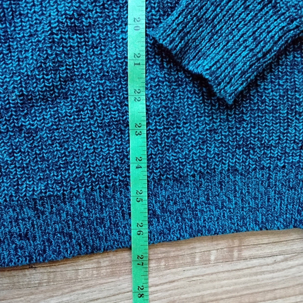 BCBG MaxAzria V-neck Thick Teal Sweater Sz Small